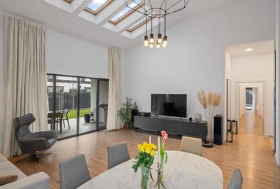 Vila pe parter cu 5 camere  | 655 mp teren | dotata cu panouri solare - 1