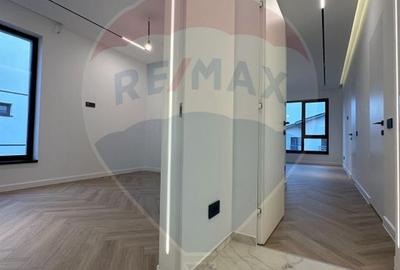 Vila moderna de inchiriat cu 5 camere, prima inchiriere - 32