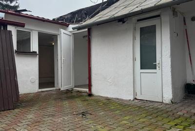 Rahova, Amurgului, casa pe parter, teren 266 mp, 90 mp construiti, 3 camere, - 4