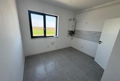 Ap 2 cam, etaj 1, terasa proprie 100 mp, complex Ozone, comision 0% - 14