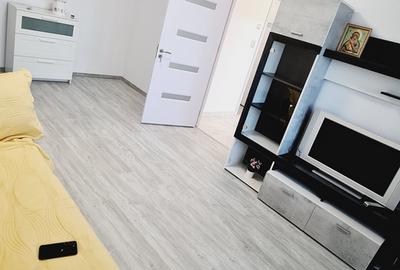 Apartament cu 2 camere decomandat, mobilat în Titan