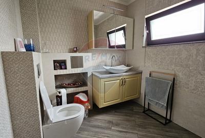 Casă / Vilă cu 7 camere si teren 1000 mp în zona Centrala-Suceava - 23