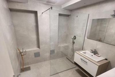 Apartament cu 3 camere, mobilat în Decebal