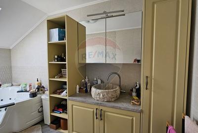 Casă / Vilă cu 7 camere si teren 1000 mp în zona Centrala-Suceava - 45