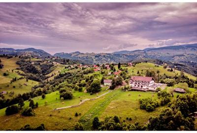 Casă individuală cu 20 camere în Bran