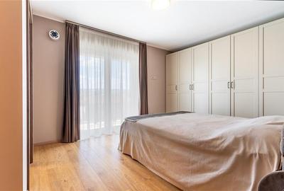 Casa cu dotari premium si finisaje de calitate ,Demisol +Parter+Etaj situata in - 11