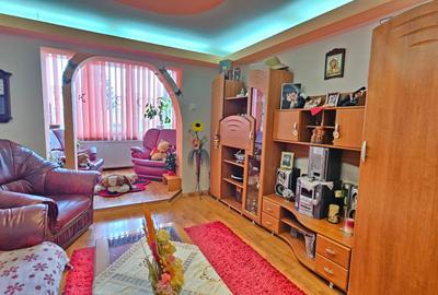 Apartament 3 camere decomandat zona Judetean,mobilat,122500 Euro - 3