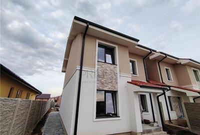 Duplex cu 4 camere în Moșnița Nouă