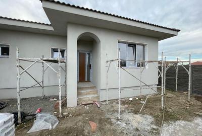 Duplex cu 3 camere în Moșnița Veche