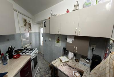 Garsoniera in Grivita, bloc de apartamente - 5
