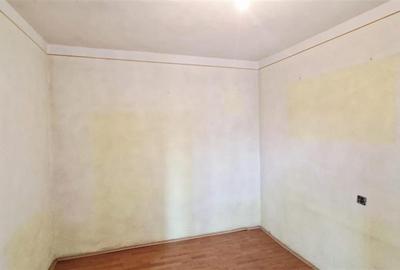 Casa Bradesti , teren  intravilan 7952 mp , deschidere 33 m la DE 70 - 10