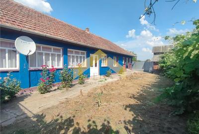 Casa 3 camere de vanzare localitatea Siclau - 1