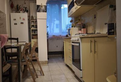 Apartament cu 2 camere decomandat în Gruia