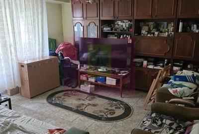 Apartament cu 3 camere semidecomandat în Lacul Tei