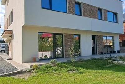 Duplex cu 5 camere în Europa