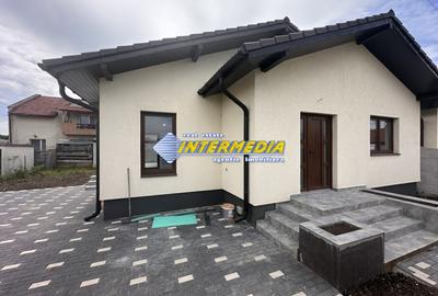 Casă individuală cu 3 camere în Micești