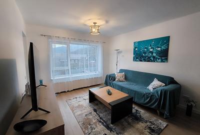 Apartament confortabil, prima inchiriere, disponibil imediat.