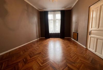 De vânzare apartament 3 camere zona semicentrală - 5