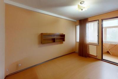 Apartament cu 3 camere semidecomandat în Gara