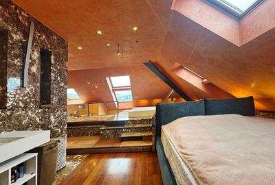 PENTHOUSE EXCLUSIVIST - 16