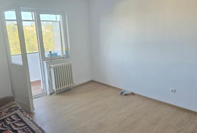 Vand apartament 3 camere in Deva, zona Scarisoara (Astoria), etaj 3, - 2