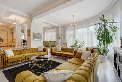 Casă individuală cu 7 camere în Iancu Nicolae