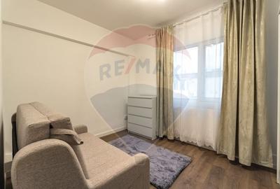 DE INCHIRIAT ap 3 camere- zona Cerna/ Tractorul! - 11