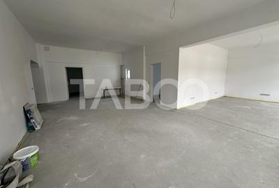 Spatiu comercial cu vitrina pe 3 niveluri cu suprafata utila de 915mp - 5