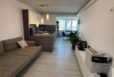 Apartament cu 3 camere decomandat, mobilat în Tomis Nord