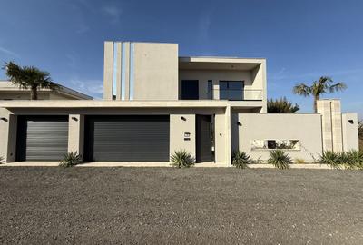 Casă individuală cu 6 camere în Corbeanca