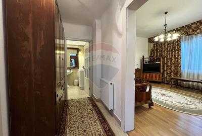 Apartament cu 3 camere de inchiriat , parcare, terasa, strada Paris