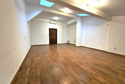 Birou, de 36 mp, în Central