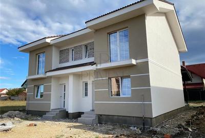 Duplex cu 4 camere în Moșnița Nouă