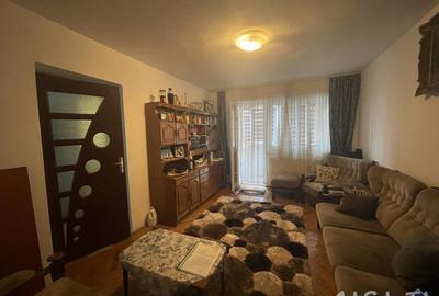 Apartament 3 Camere, Etaj 4, Strada Aleea Teilor