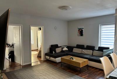 Apartament cu 3 camere semidecomandat în Florești