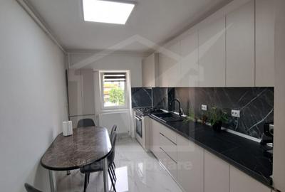 Apartament de inchiriat cu 3 camere, utrafinisat, parcare inclusa - 1