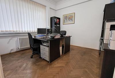 Dacia- Piata Spaniei- Birou - 9