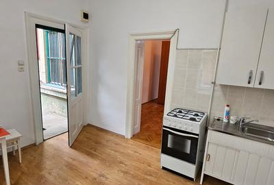 Vand garsoniera la casa situata in zona Parcului Sub Arini,parter,25m+147m teren - 1