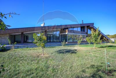 Vilă Futuristă: Eleganță & Inovație la limita pădurii, piscină, 4500mp - 5