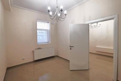 Spațiu comercial, 39 mp în Romană