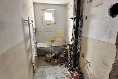 De vanzare apartament 2 camere decomandate Buhusi Bacau - 9