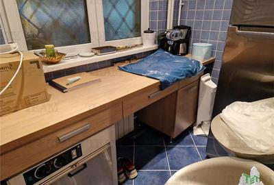 Apartament de vanzare Eminescu, parter bloc,  70 mpu , zona centrala, cabinet st - 10