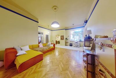 Apartament cu 3 camere semidecomandat, mobilat în Central