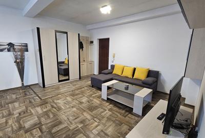 Apartament cu 2 camere semidecomandat, mobilat în Văcăresti