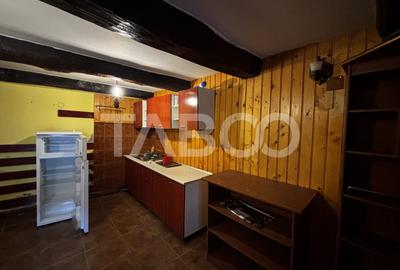 Casa de inchiriat ideala pentru muncitori   5 camere + curte - 4