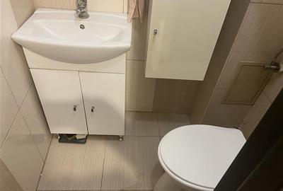 Apartament 3 camere , zona centrala Inspectoratul Scolar,  et 4 4, decomandat , - 6