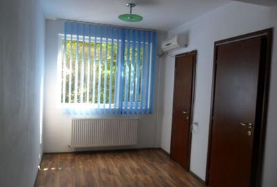 Piata Muncii –Calea Calarasilor,vila 12 camere, suprafata 370mp,curte 150mp - 11