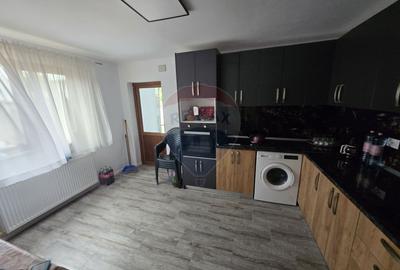 Casă individuală cu 4 camere în Lascăr Catargiu