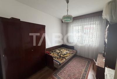 Apartament semidecomandat 4 camere 2 bai etaj 4 zona 1 Decembrie 1918 - 3