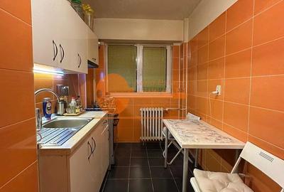 3 Camere- Calea Victoriei - Radisson- Bloc 1983 - 3